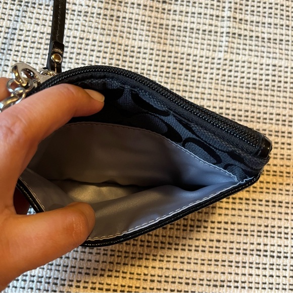 NWT Coach Logo Small Wristlet - Picture 3 of 7